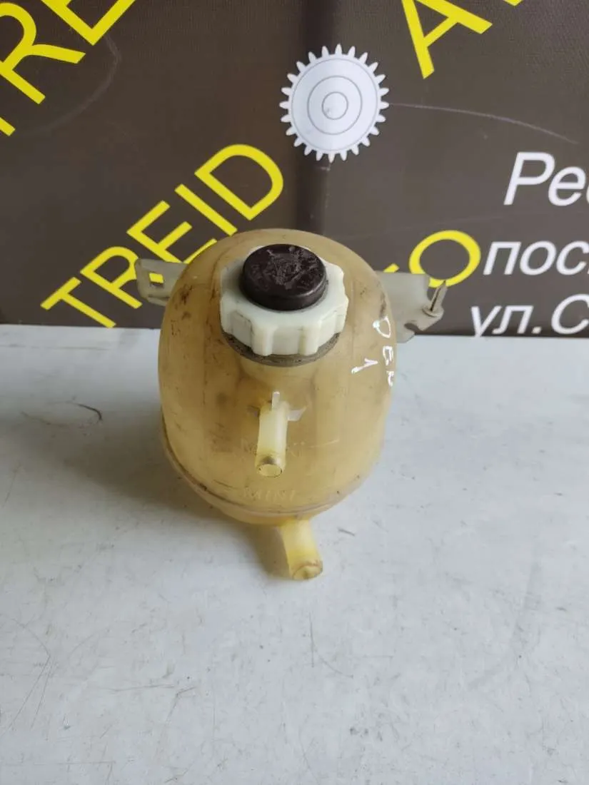 Расширительный бачок Renault Clio 2 поколение 7700836316