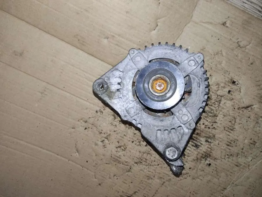 Болт генератора Ford Focus 2 поколение