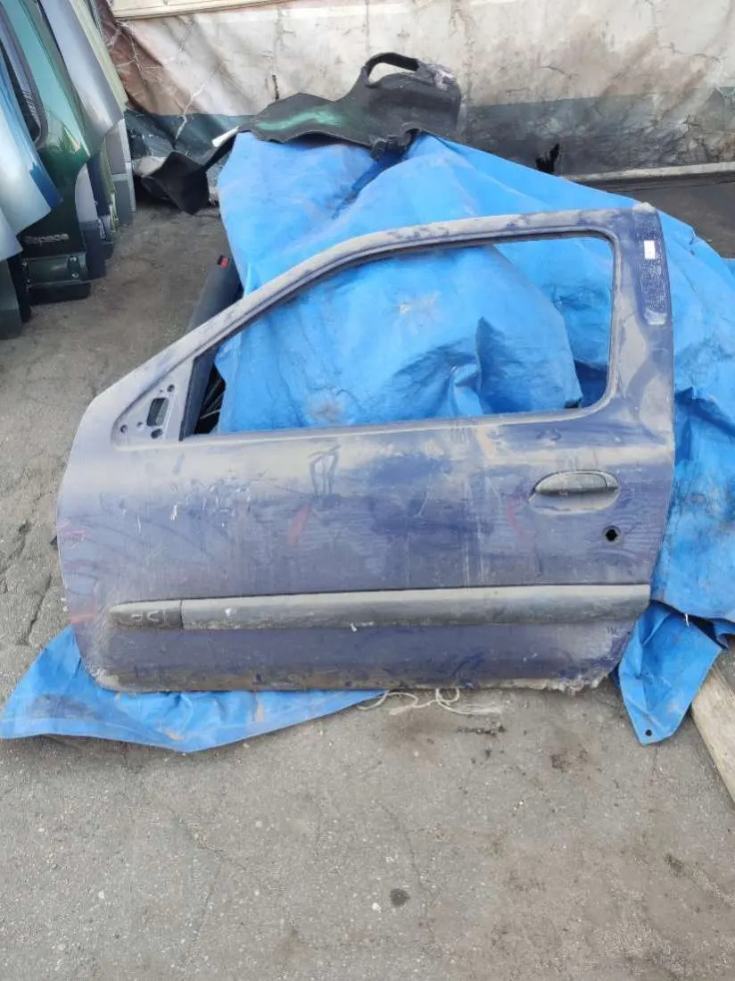 Дверь передняя левая Renault Clio 2 поколение