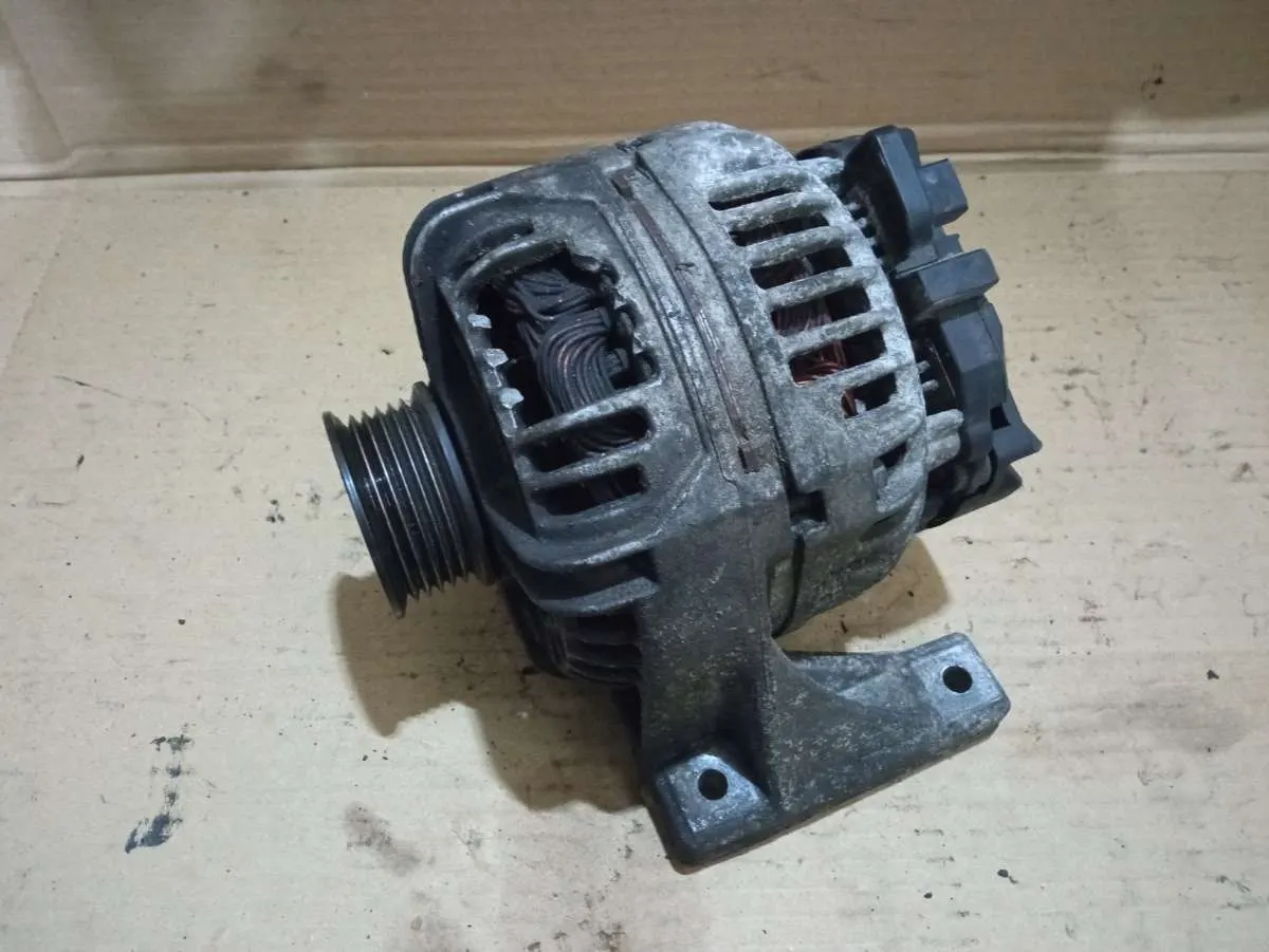 Болт генератора Volvo V70 2 поколение 0124515017