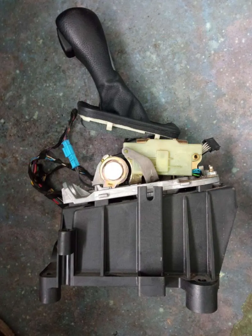 кулиса КПП Land Rover Range Rover 3 поколение 40E90134A02