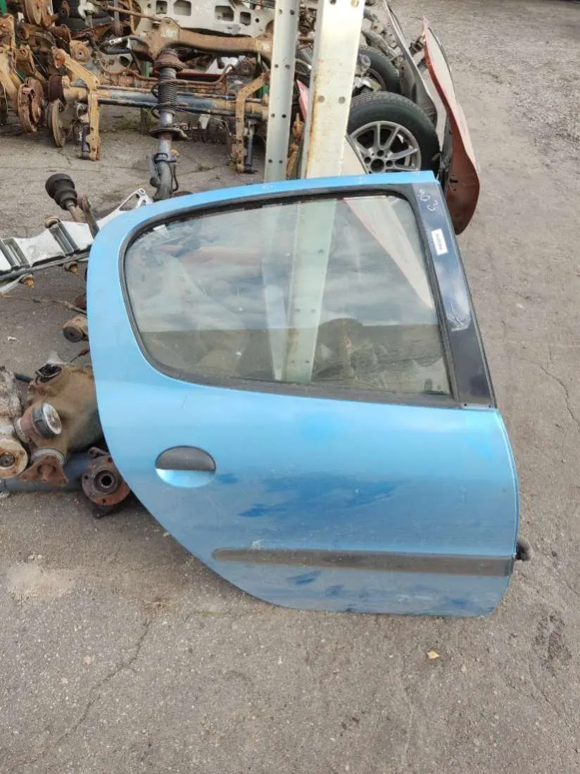 Дверь задняя правая Peugeot 206 1 поколение