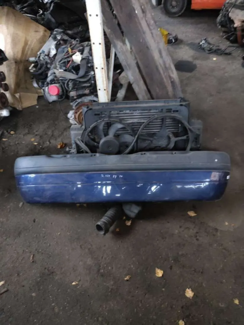 бампер задний Renault Clio 2 поколение