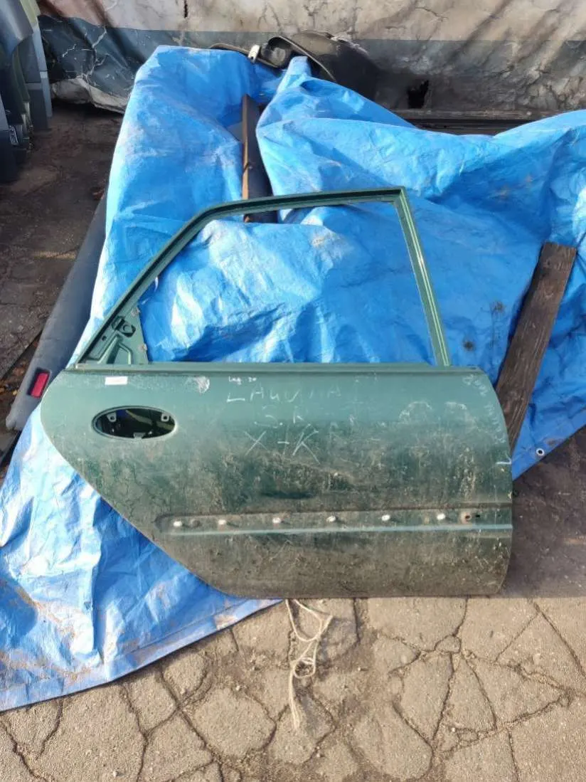 Дверь задняя правая Renault Laguna 1 поколение