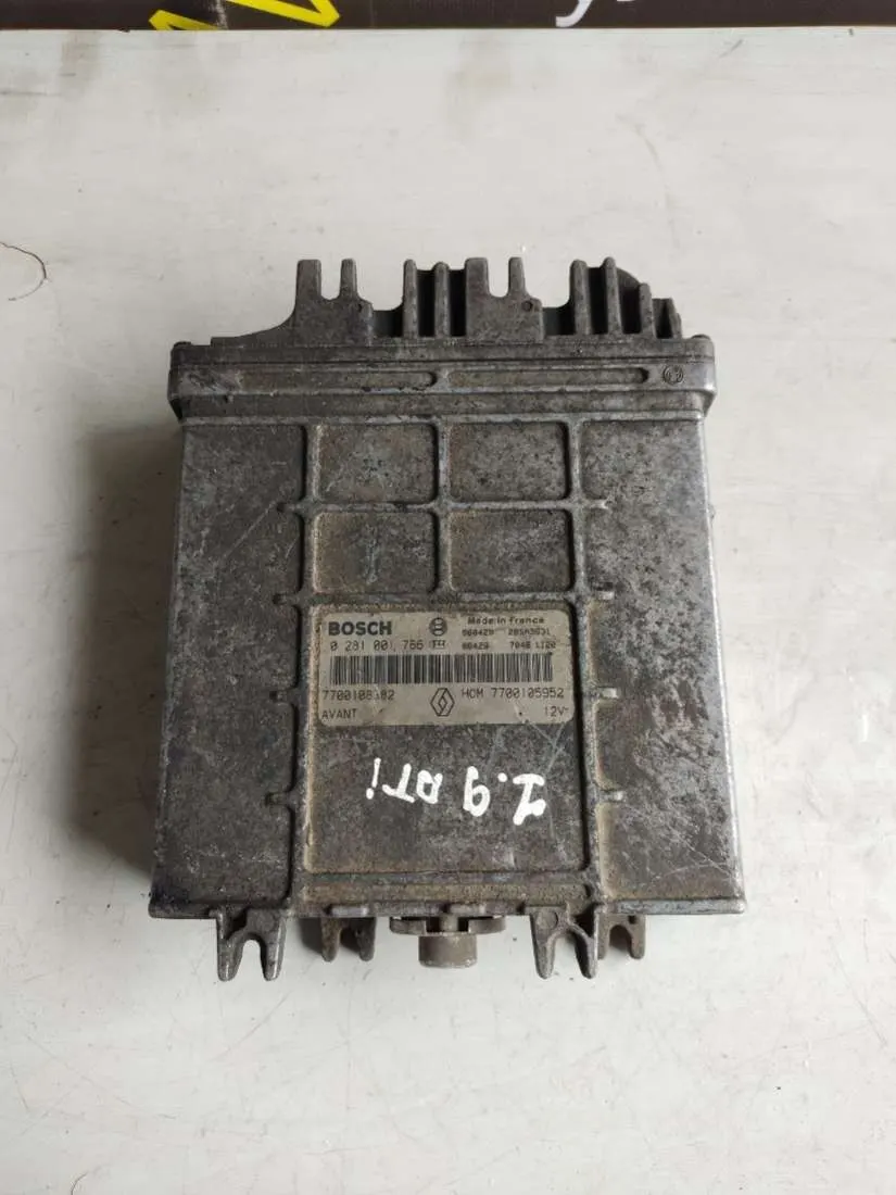 блок управления двигателем Renault Laguna 1 поколение 0281001766