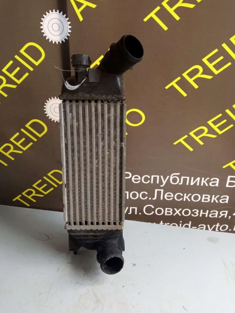 воздуховод интеркулера Peugeot 407 1 поколение 9645682880