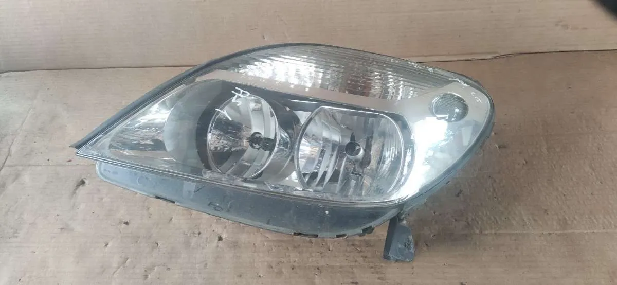 Фара передняя левая Renault Scenic 1 поколение