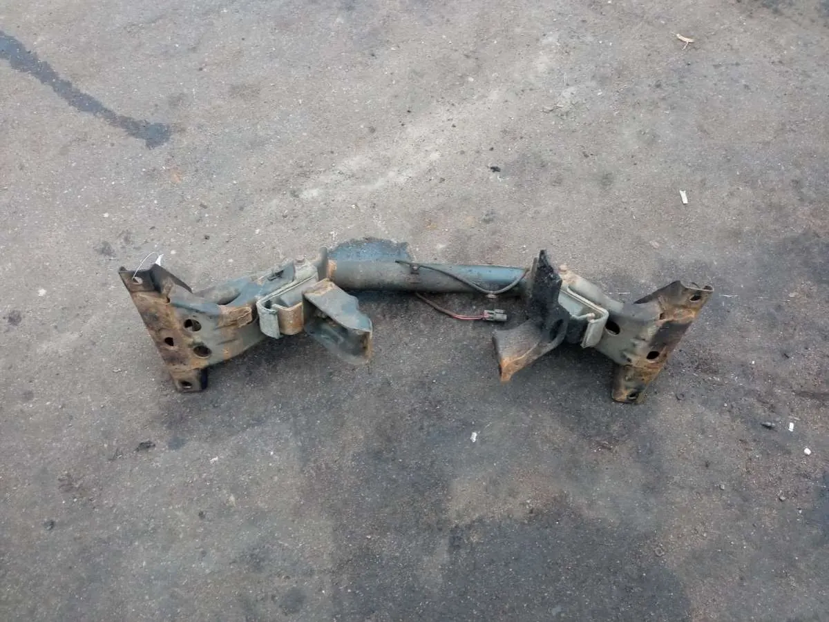 Балка подвески передняя (подрамник) Nissan Serena C23