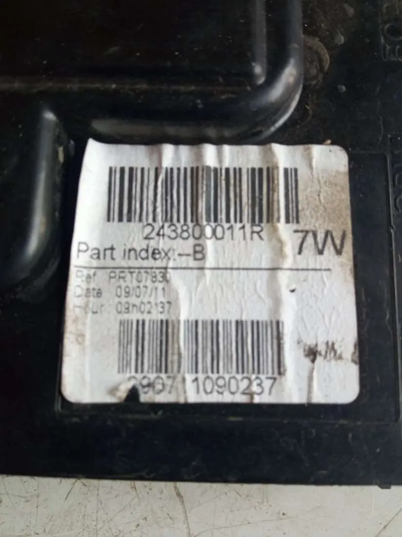 клемма аккумулятора плюс Renault Scenic 3 поколение 243800011R — фото 3