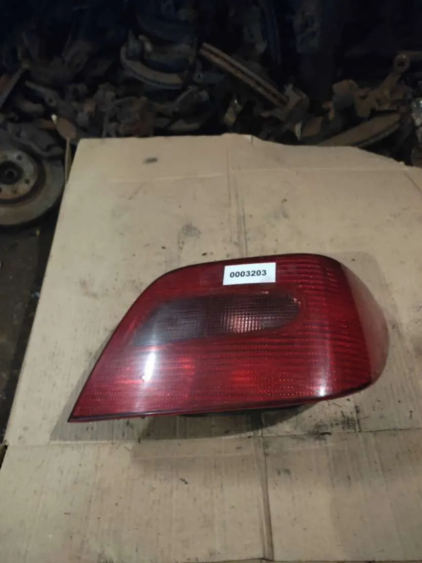 Фонарь задний правый Citroen Xsara 1 поколение