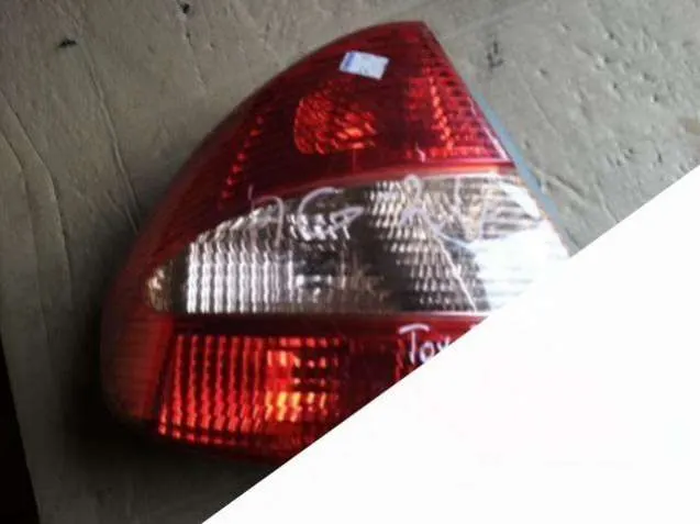 Фонарь задний левый Toyota Prius 1 поколение