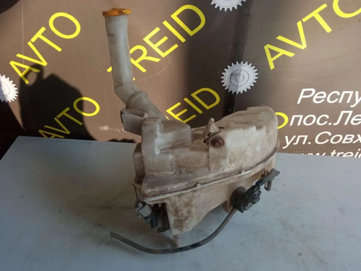 бачок омывателя Mazda 5 1 поколение