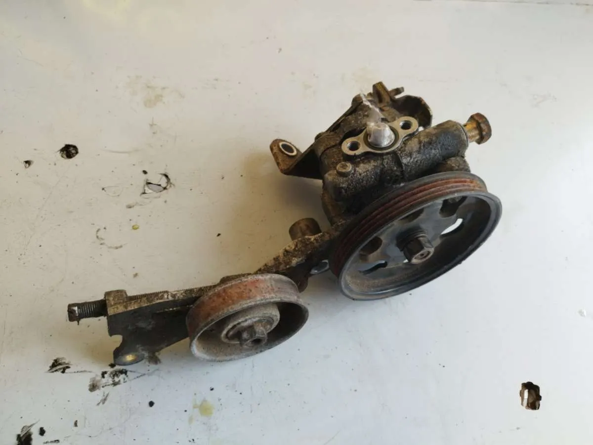 Насос ГУР Mazda Xedos 9 1 поколение
