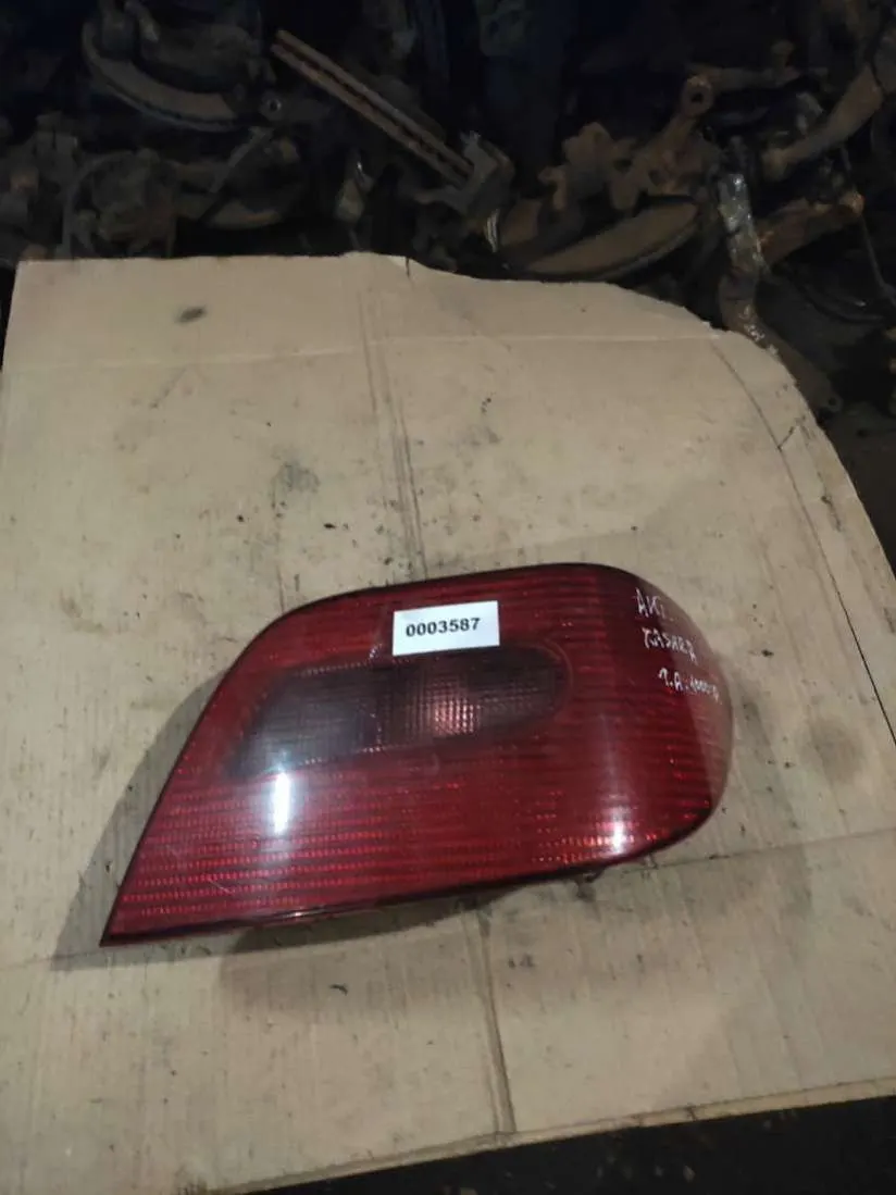 Фонарь задний правый Citroen Xsara 1 поколение [рестайлинг]
