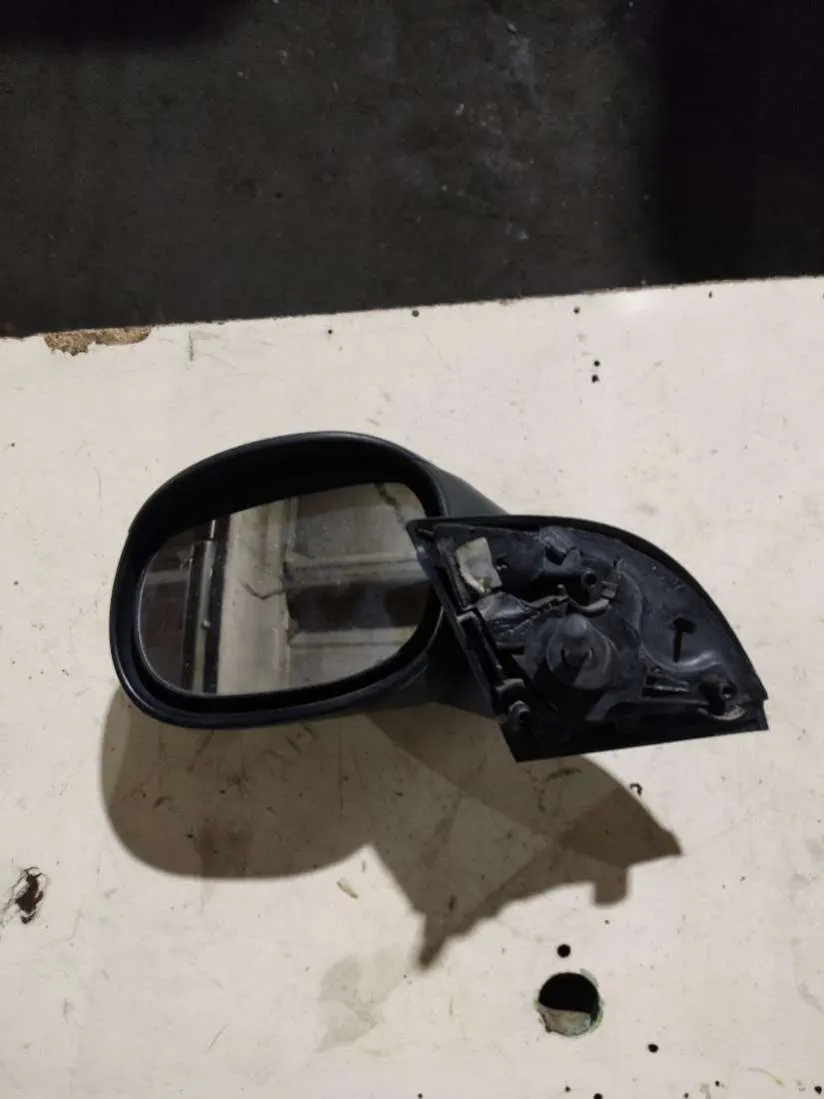 Зеркало левое Citroen C3 1 поколение