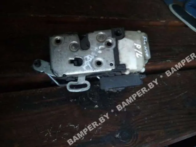Замок двери передней левой Fiat Punto 2 поколение