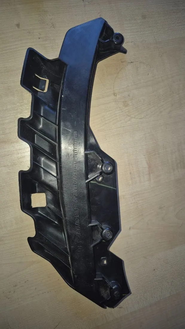 Крепление фары правой Tesla Model 3 1 поколение 6002TM0542