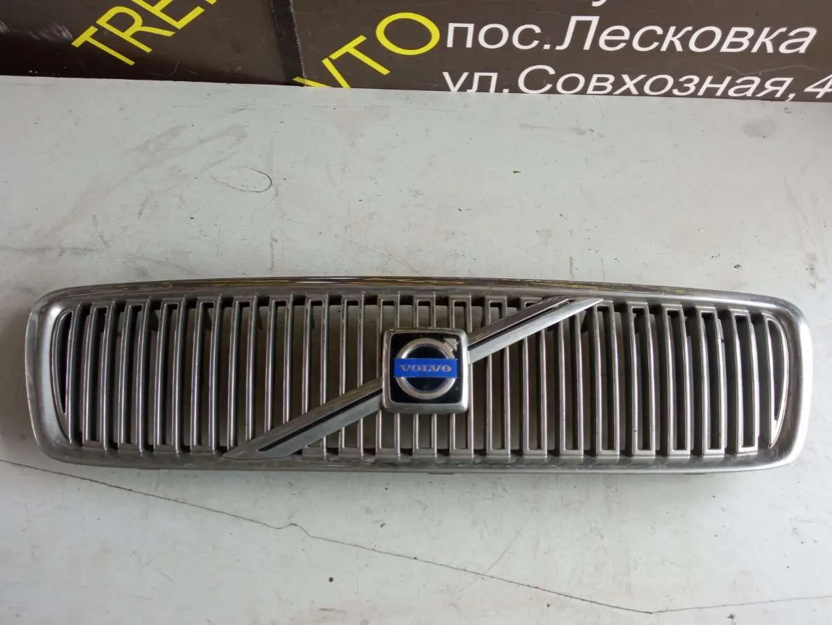 решетка радиатора Volvo V70 2 поколение