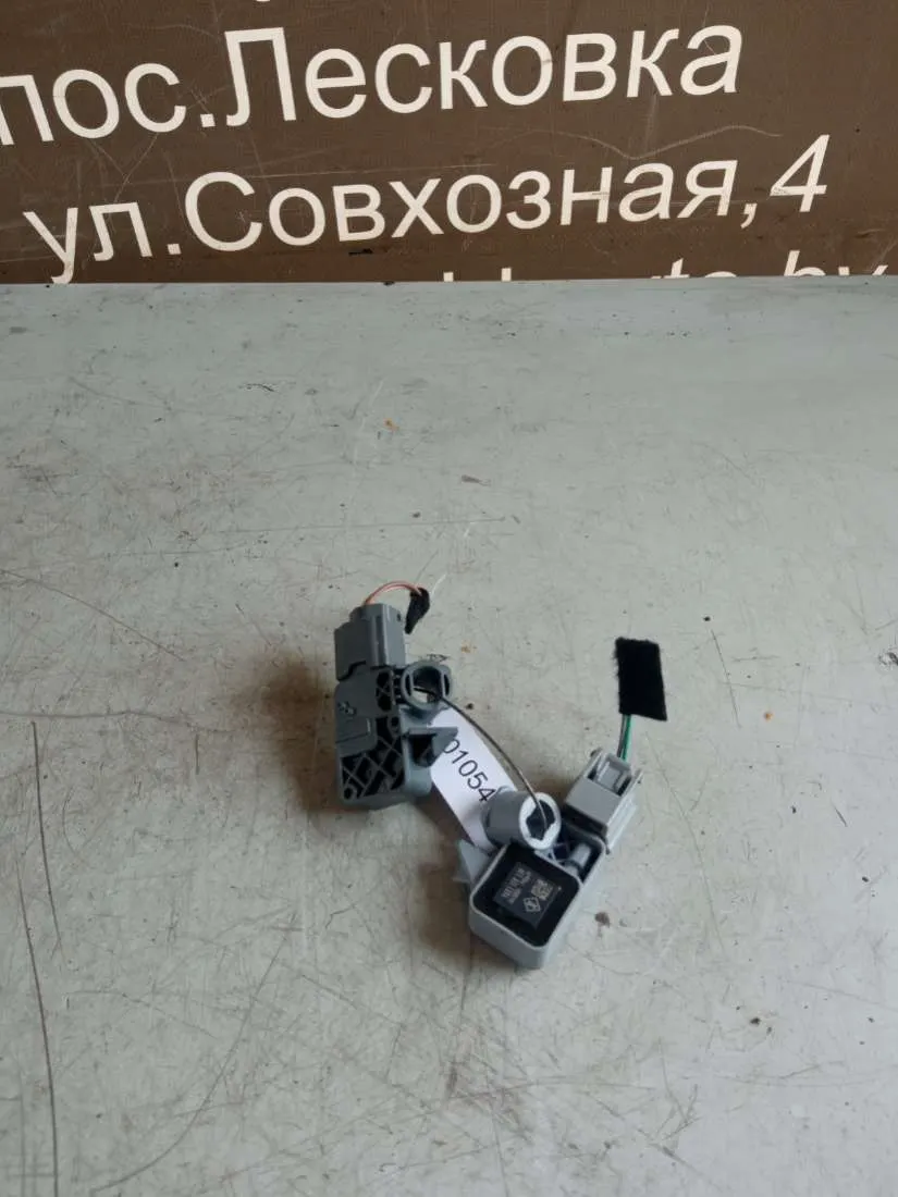 датчик удара Renault Scenic 3 поколение 988300005R
