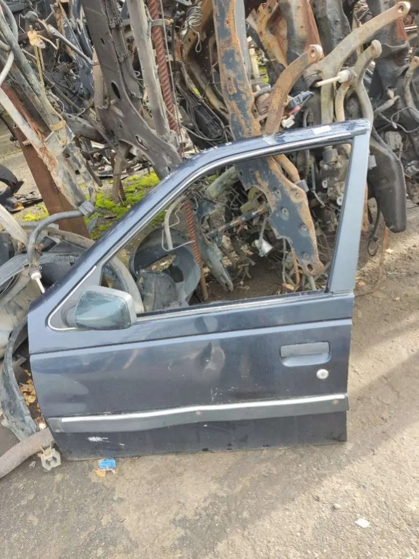 Дверь передняя левая Peugeot 405 1 поколение