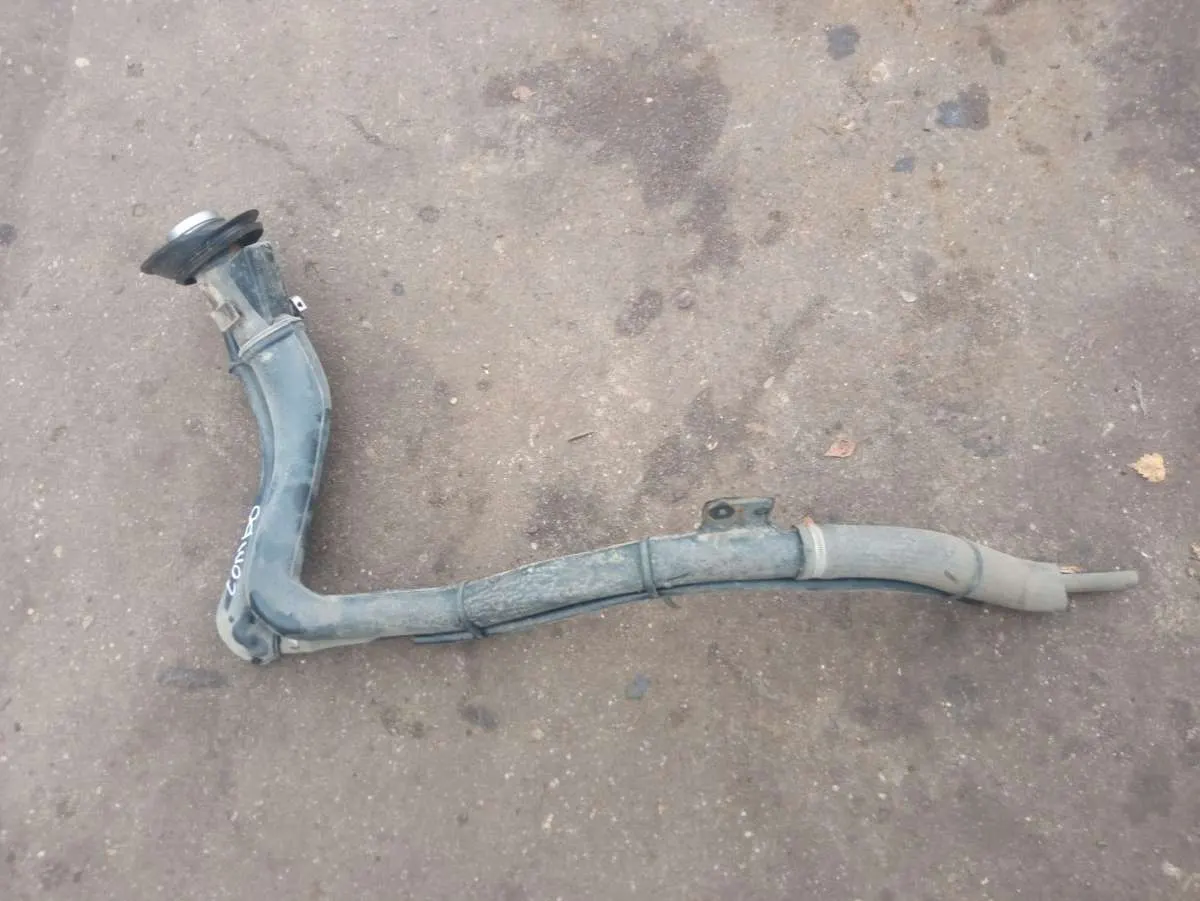 горловина топливного бака Opel Combo C 13182604