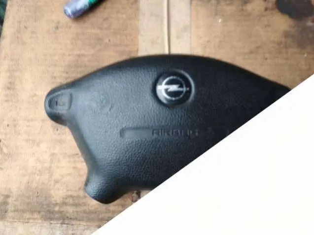 подушка безопасности водителя Opel Omega B