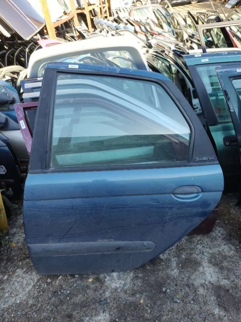 Дверь задняя левая Renault Scenic 1 поколение