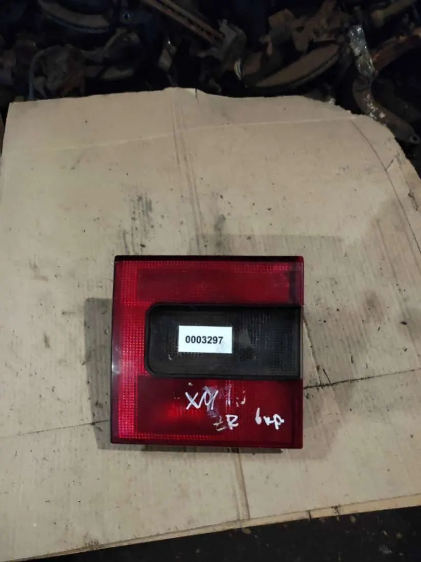Фонарь крышки багажника правый Citroen XM Y3