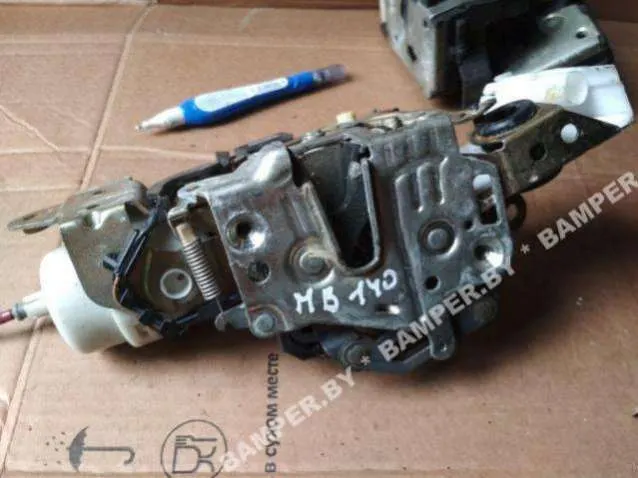 Замок двери передней правой Mercedes-Benz S-klas (w126)