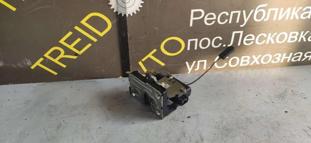 Замок двери передней правой Renault Logan 1 поколение 8200213917