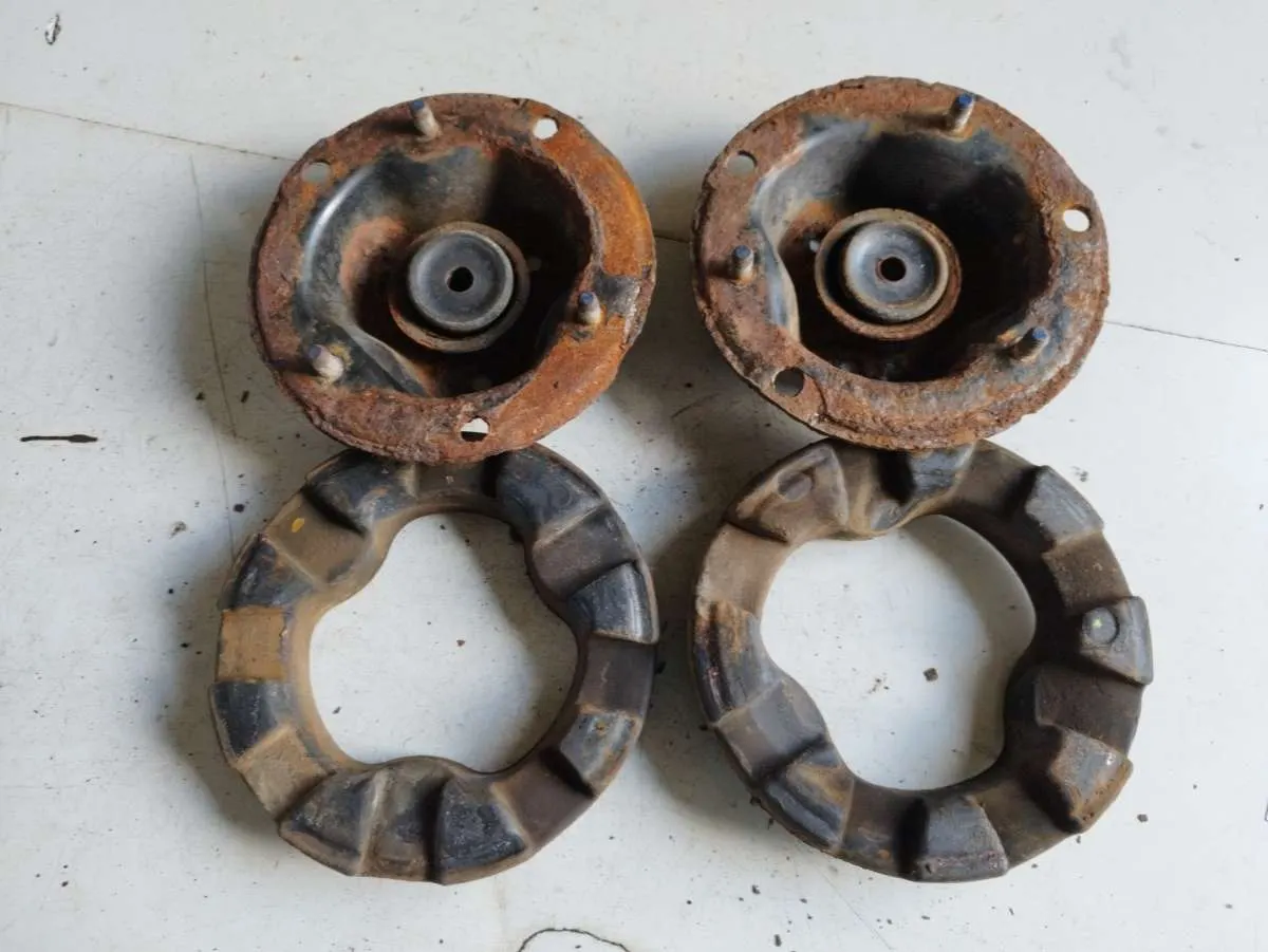 опора амортизатора верхняя (чашка) Nissan Primera 2 поколение