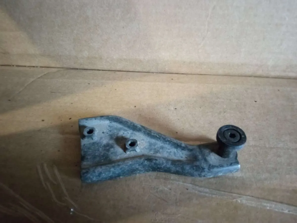 ролик двери сдвижной Mazda 5 1 поколение