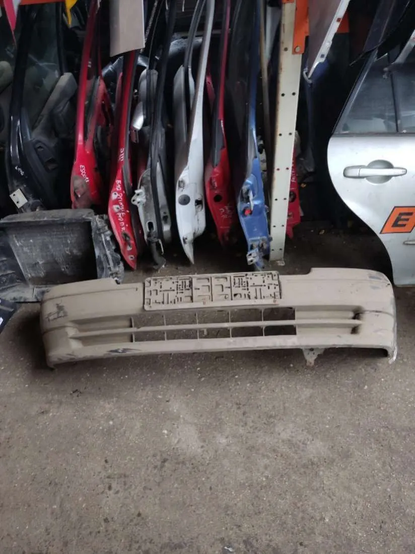 бампер передний Renault Clio 1 поколение