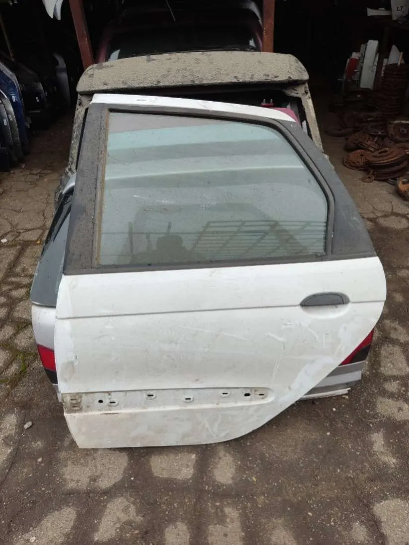 Дверь задняя левая Renault Scenic 1 поколение