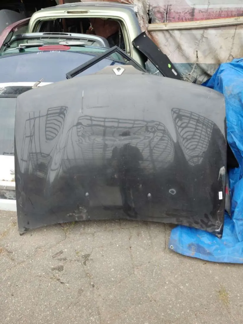 Шумоизоляция капота Renault Megane 1 поколение