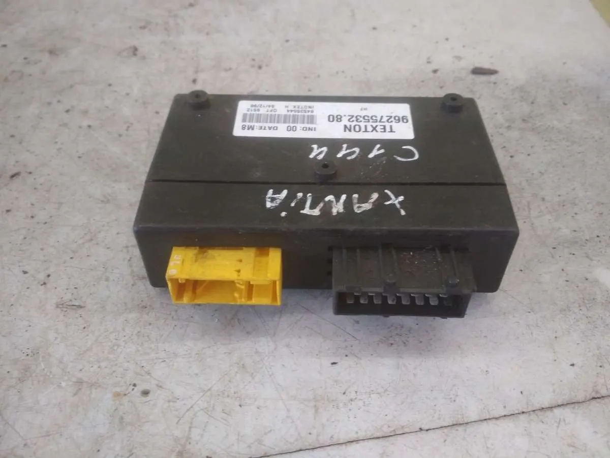 блок комфорта Citroen Xantia 1 поколение 9627553280