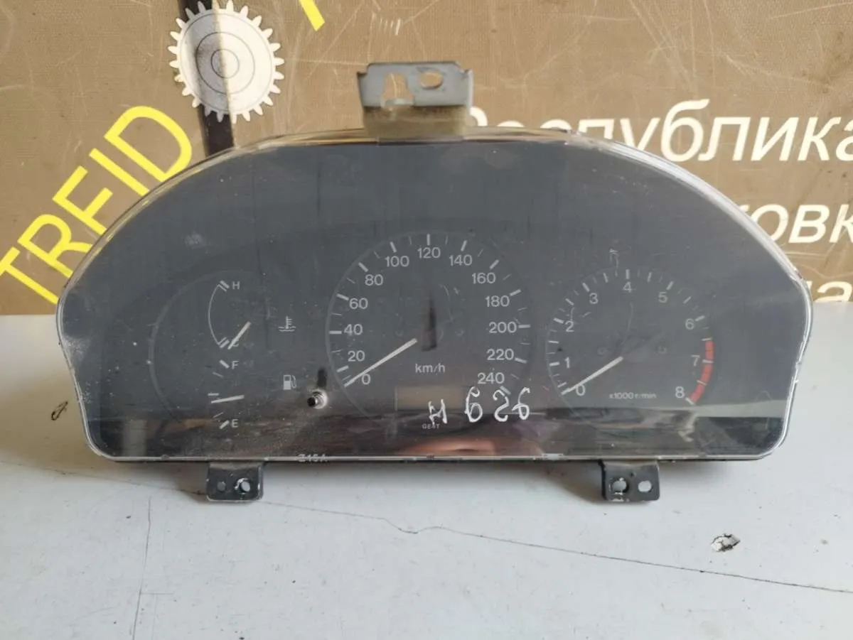 Щиток приборов (приборная панель) Mazda 626 GF