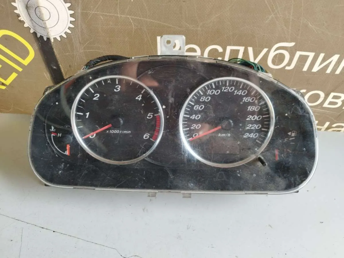 Щиток приборов (приборная панель) Mazda 6 1 поколение (GG)