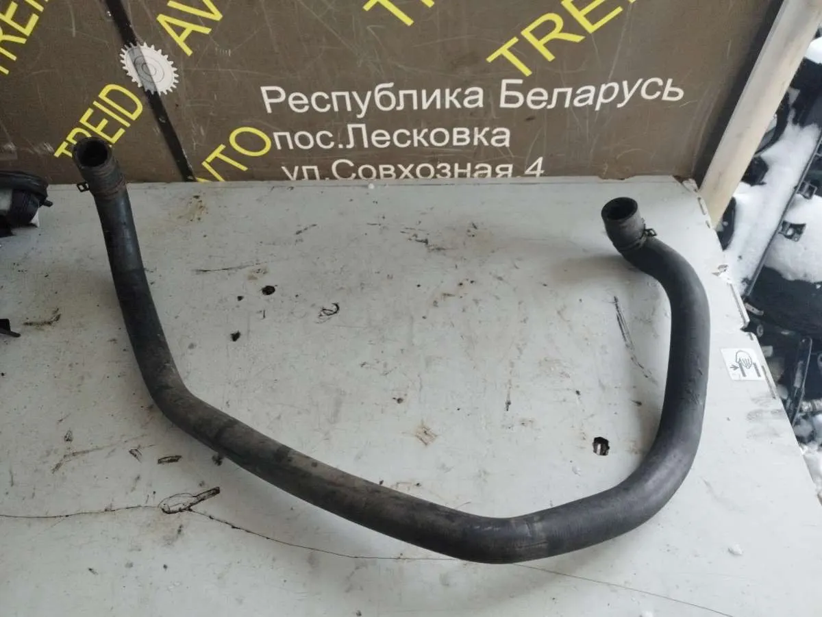 Патрубок радиатора Ford Transit