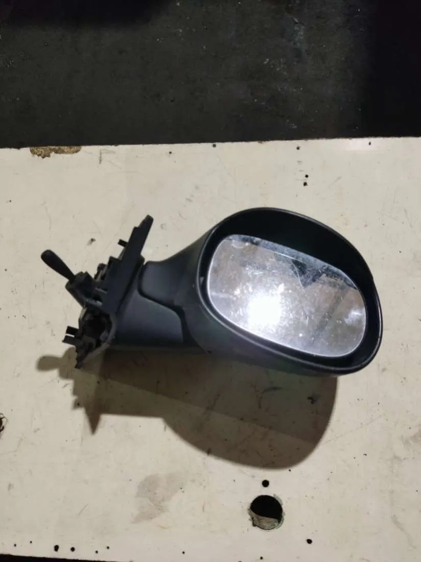 Зеркало правое Citroen C3 1 поколение