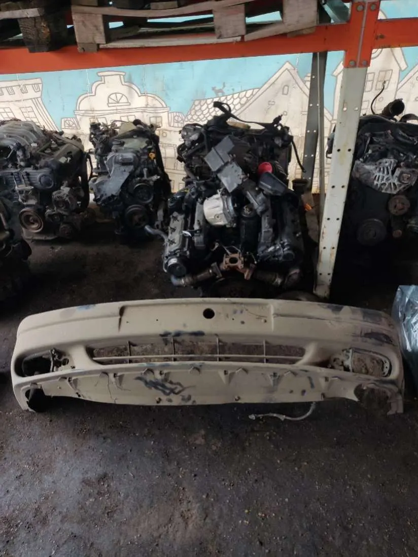 бампер передний Renault Laguna 1 поколение