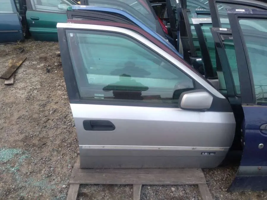 Дверь передняя правая Citroen Xantia 1 поколение [рестайлинг]