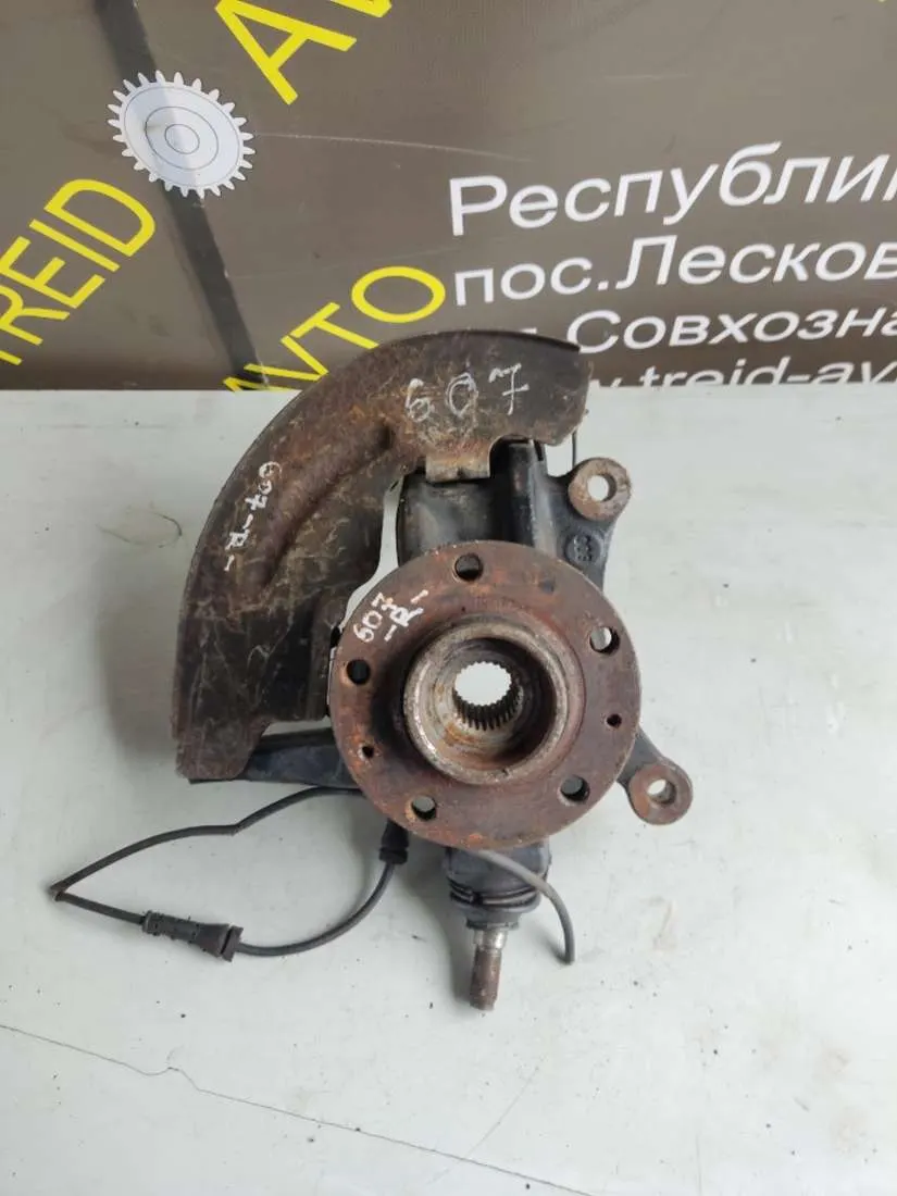 Ступица передняя правая Peugeot 607 1 поколение