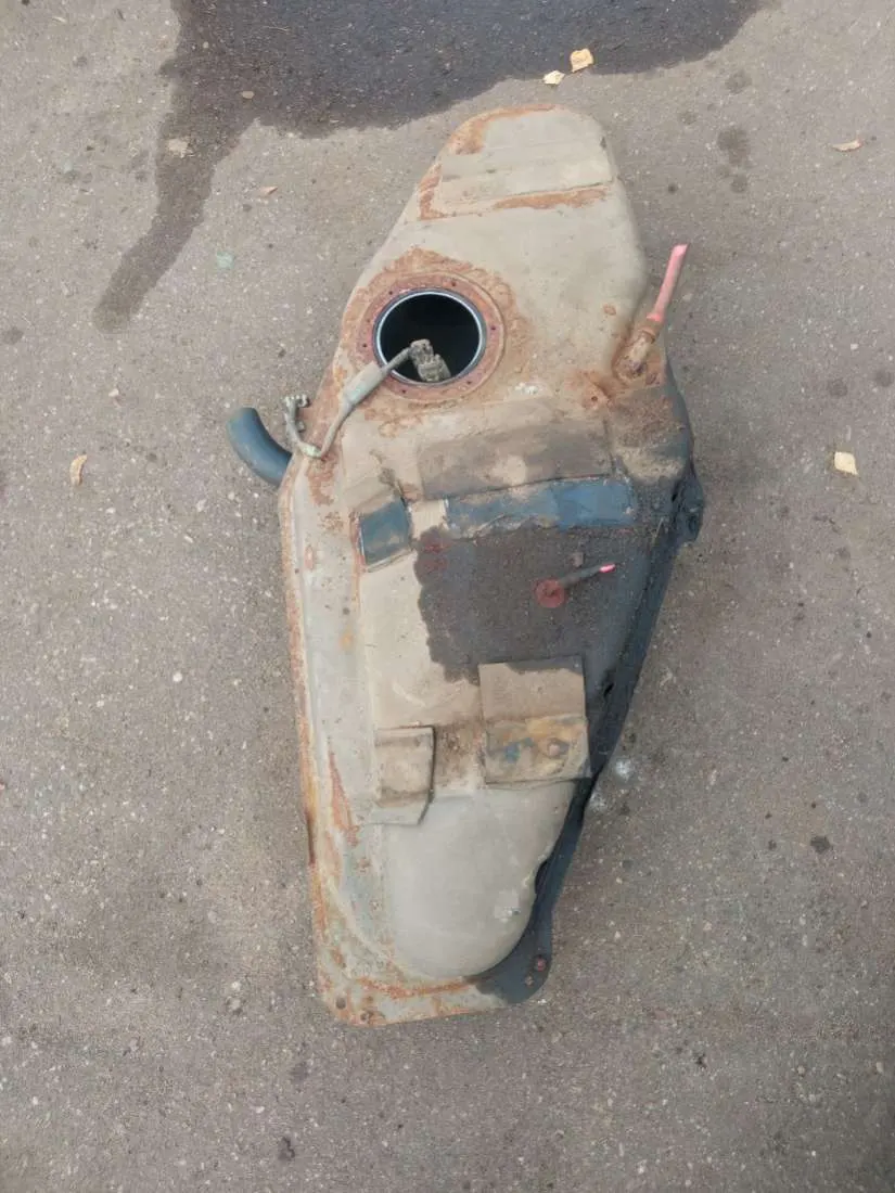 топливный бак Nissan Serena C23