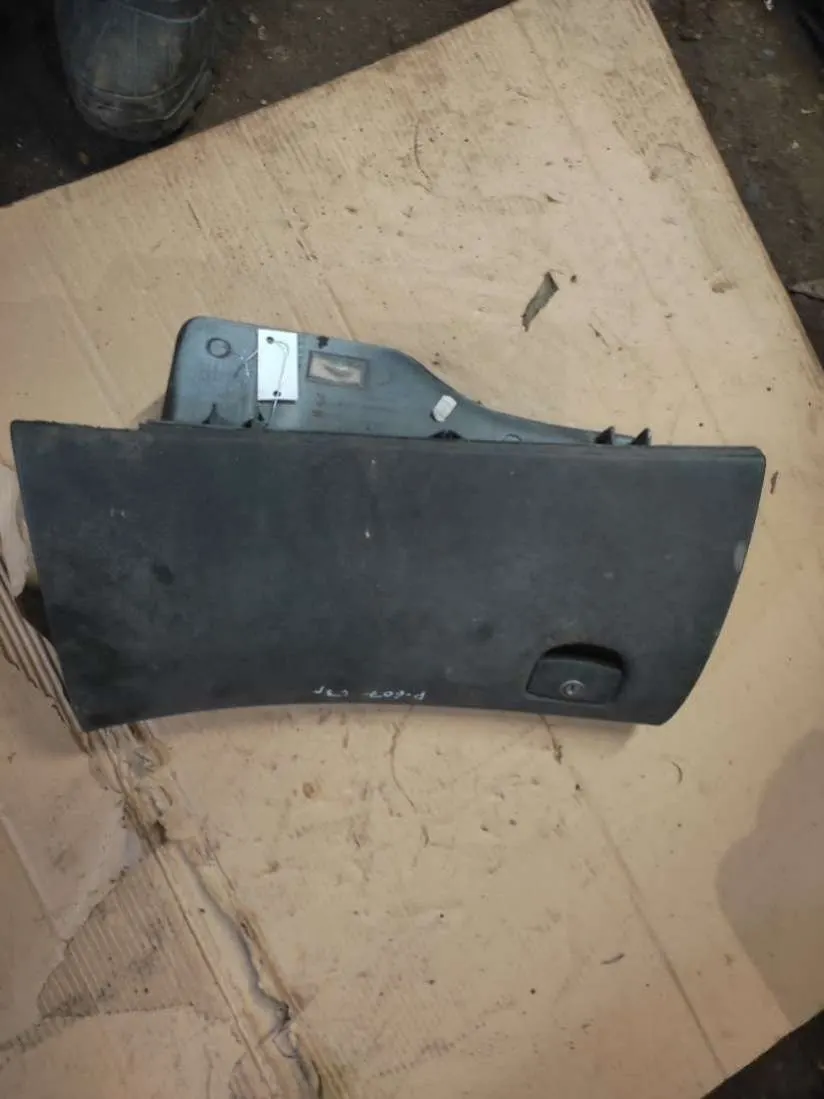 бардачок Peugeot 607 1 поколение