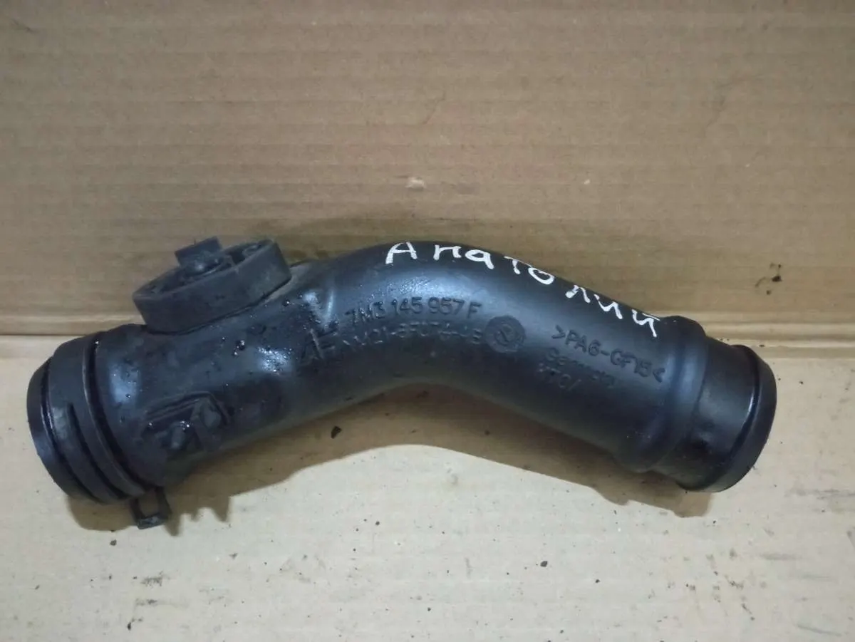 патрубок интеркулера Volkswagen Sharan 1 поколение [2-й рестайлинг] 7M3145957F