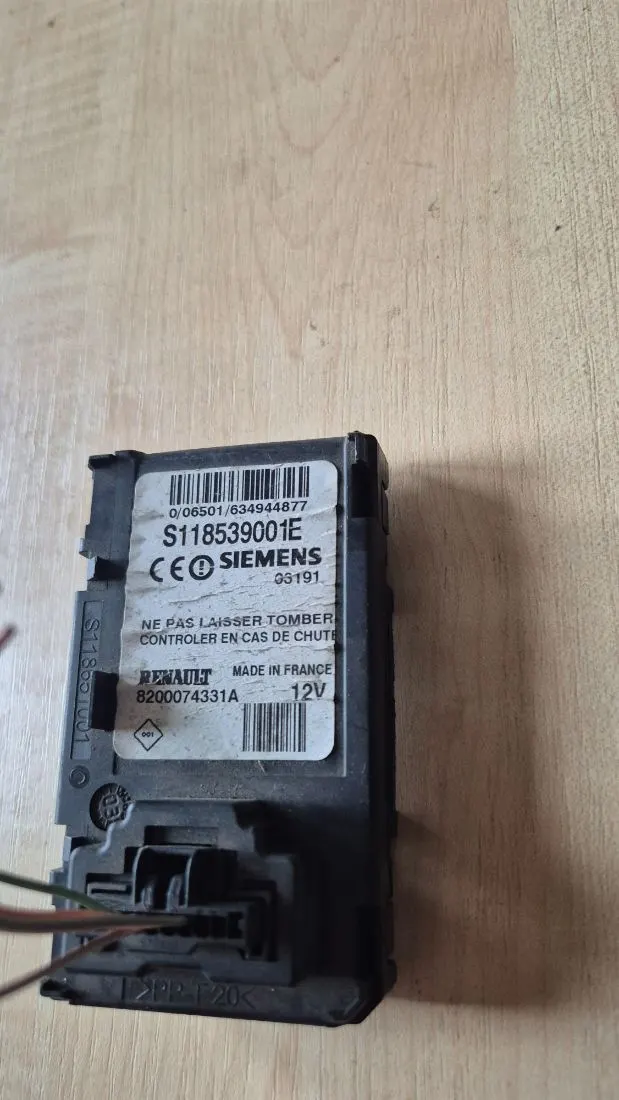 замок зажигания Renault Megane 2 поколение 8200074331A