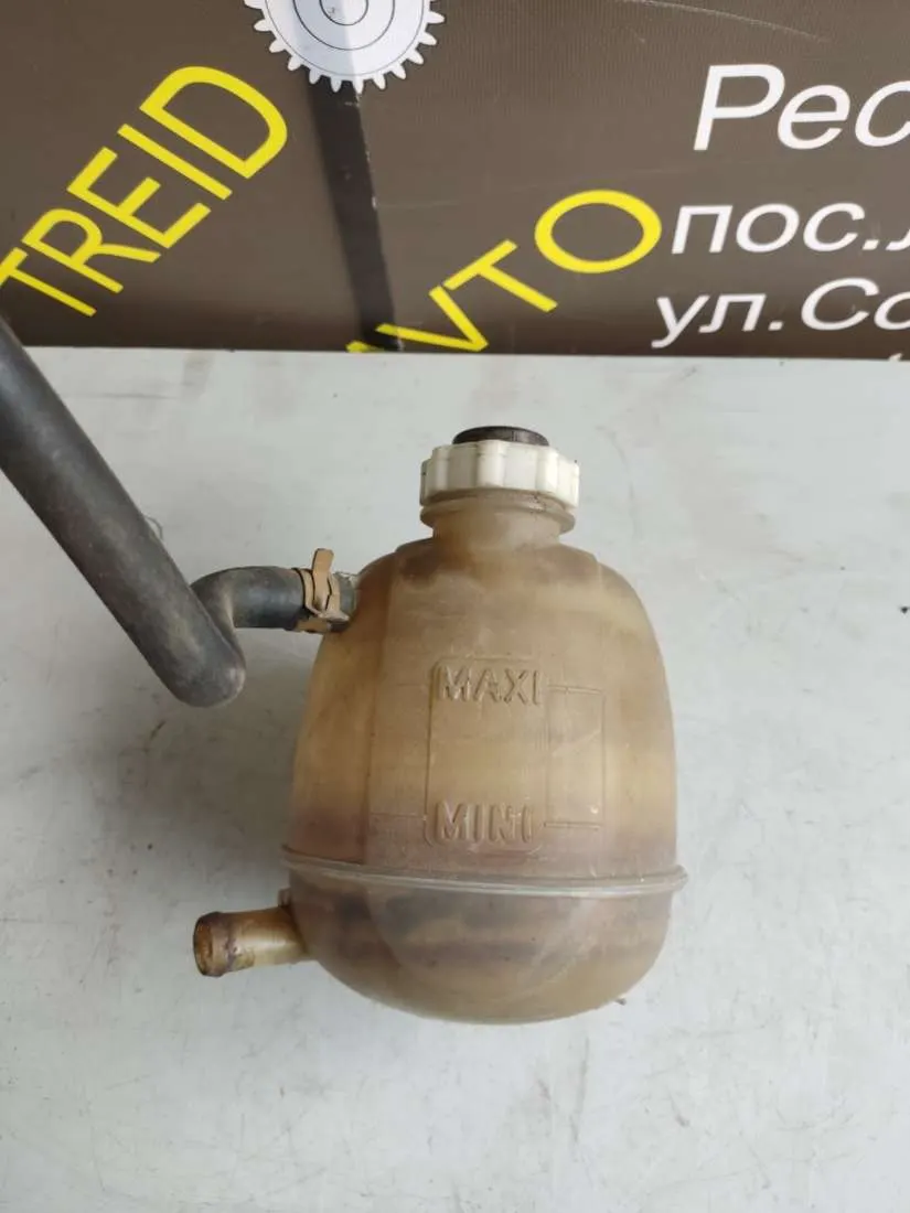 Расширительный бачок Renault Megane 1 поколение 7700839184