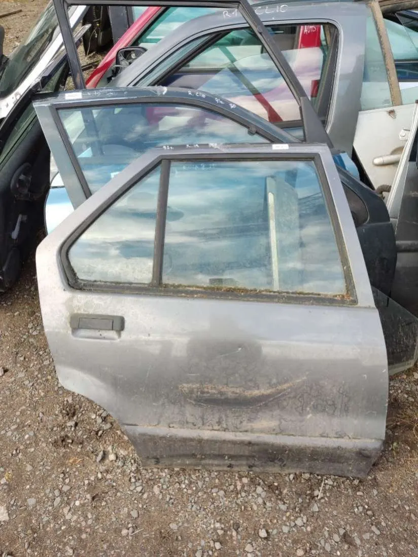 Дверь задняя правая Renault 19 1 поколение