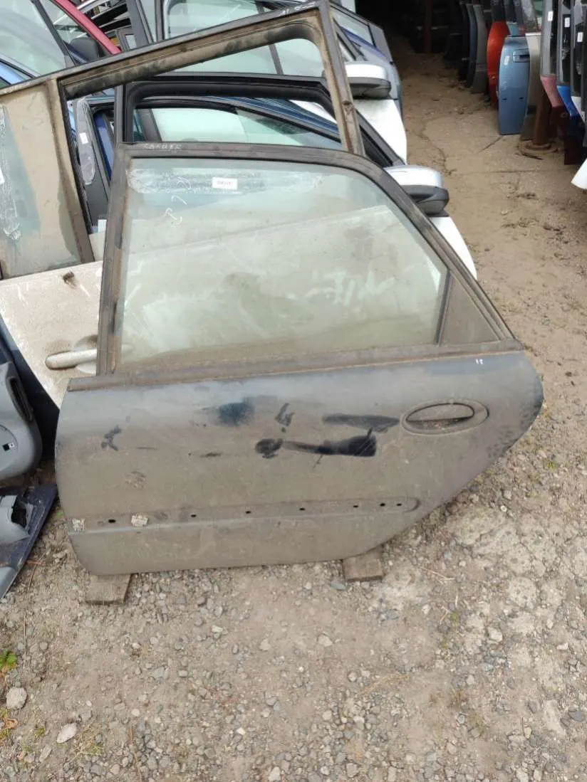 Дверь задняя левая Renault Laguna 1 поколение
